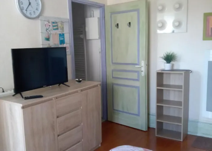 Studio Continental Cote Jardin